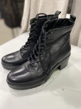Floyd leather lug sole boots 40