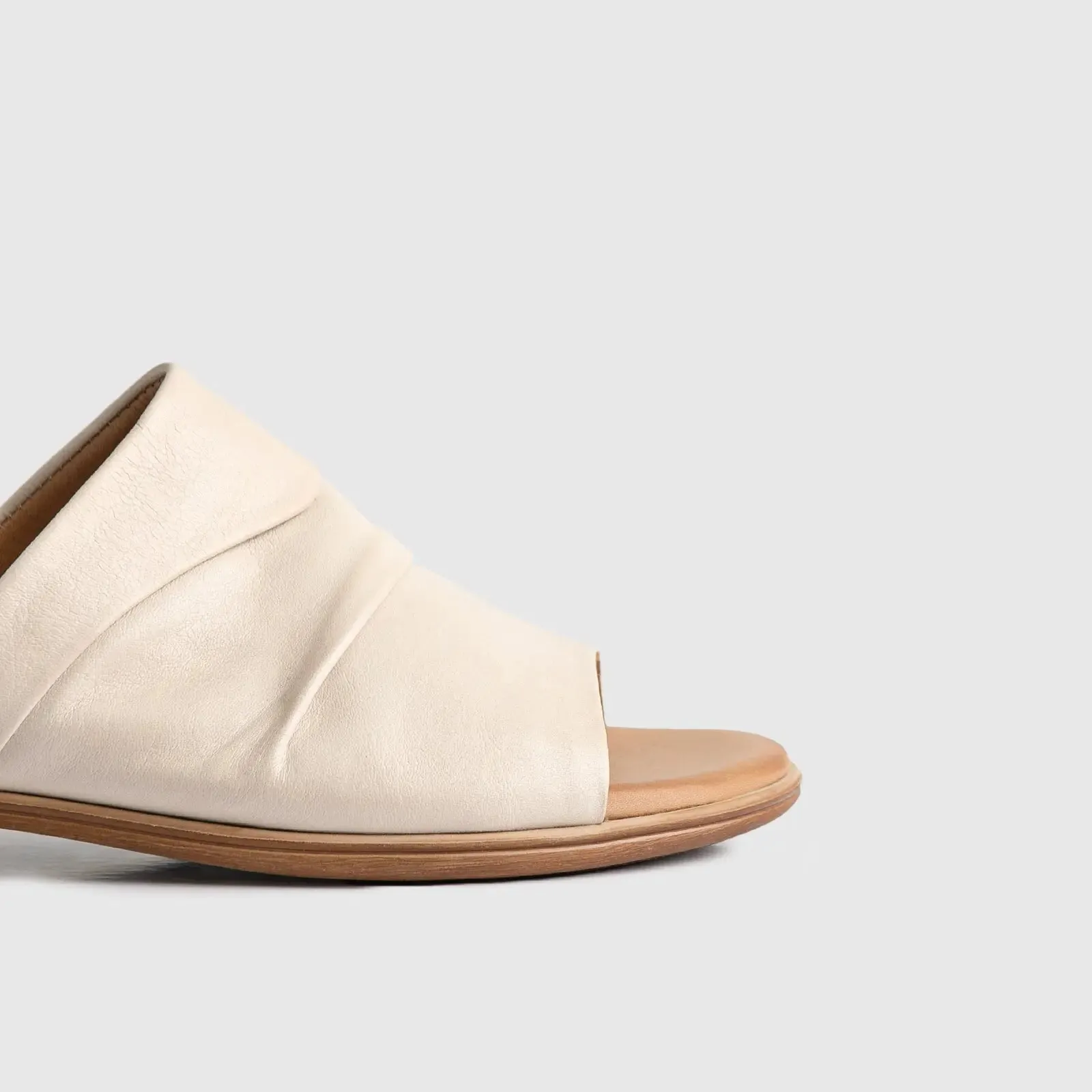 Leather Flat Comfort Sandals 8540 Beige