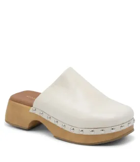 Musse and Cloud McRegy Ice Clogs