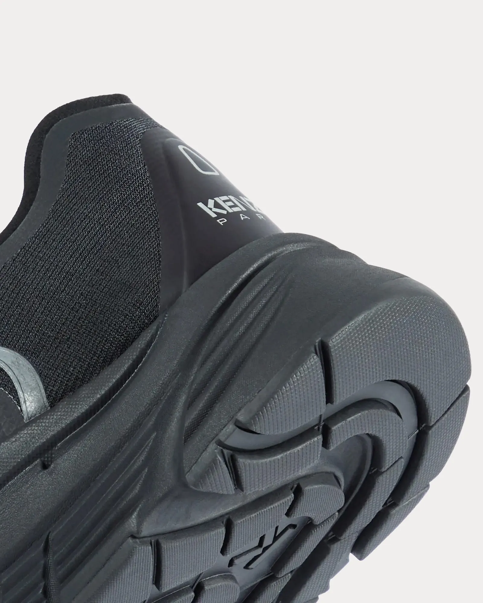 Pace 2.0 Black Low Top Sneakers