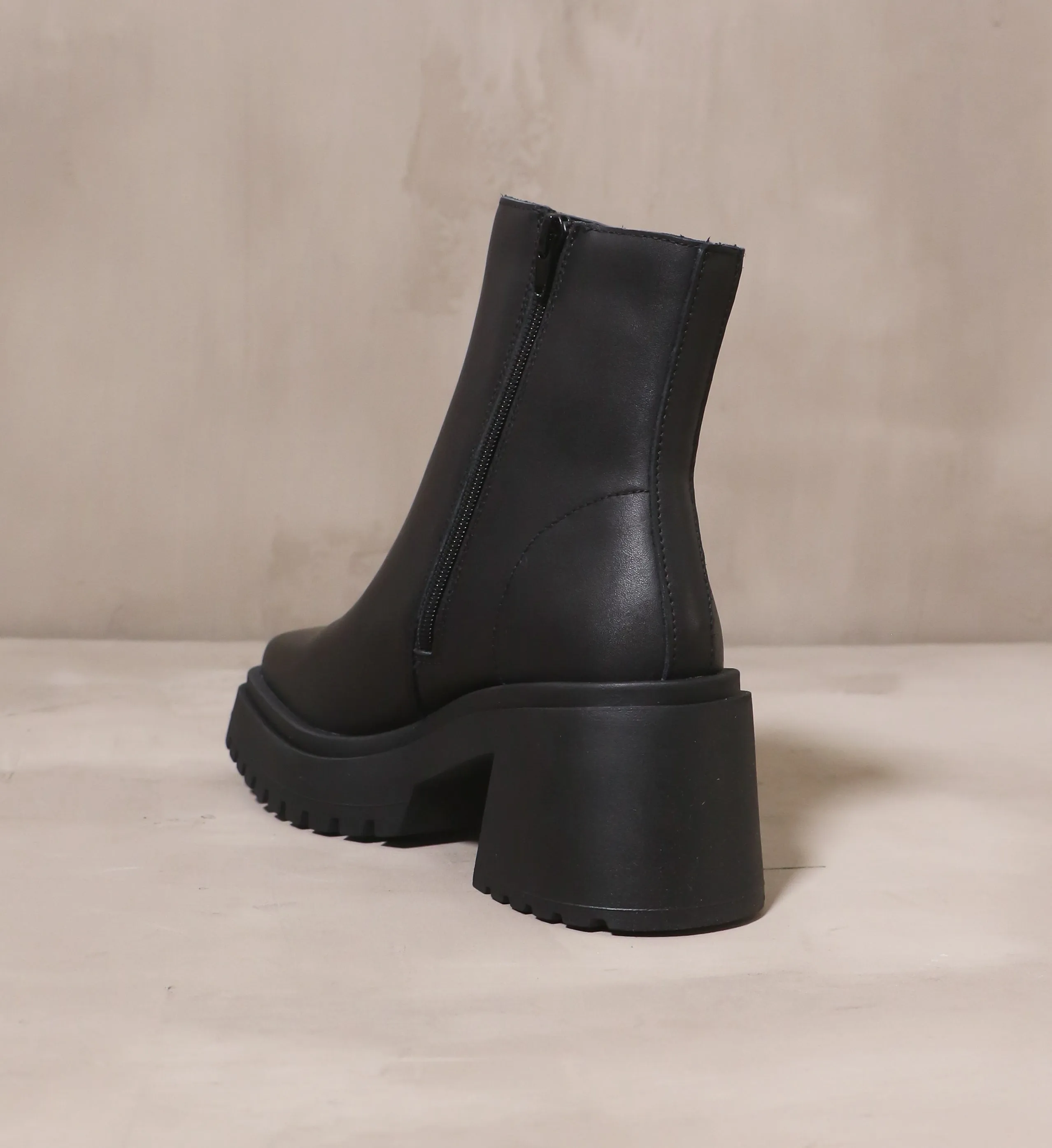 SHADOW OF A DOUBT BOOT