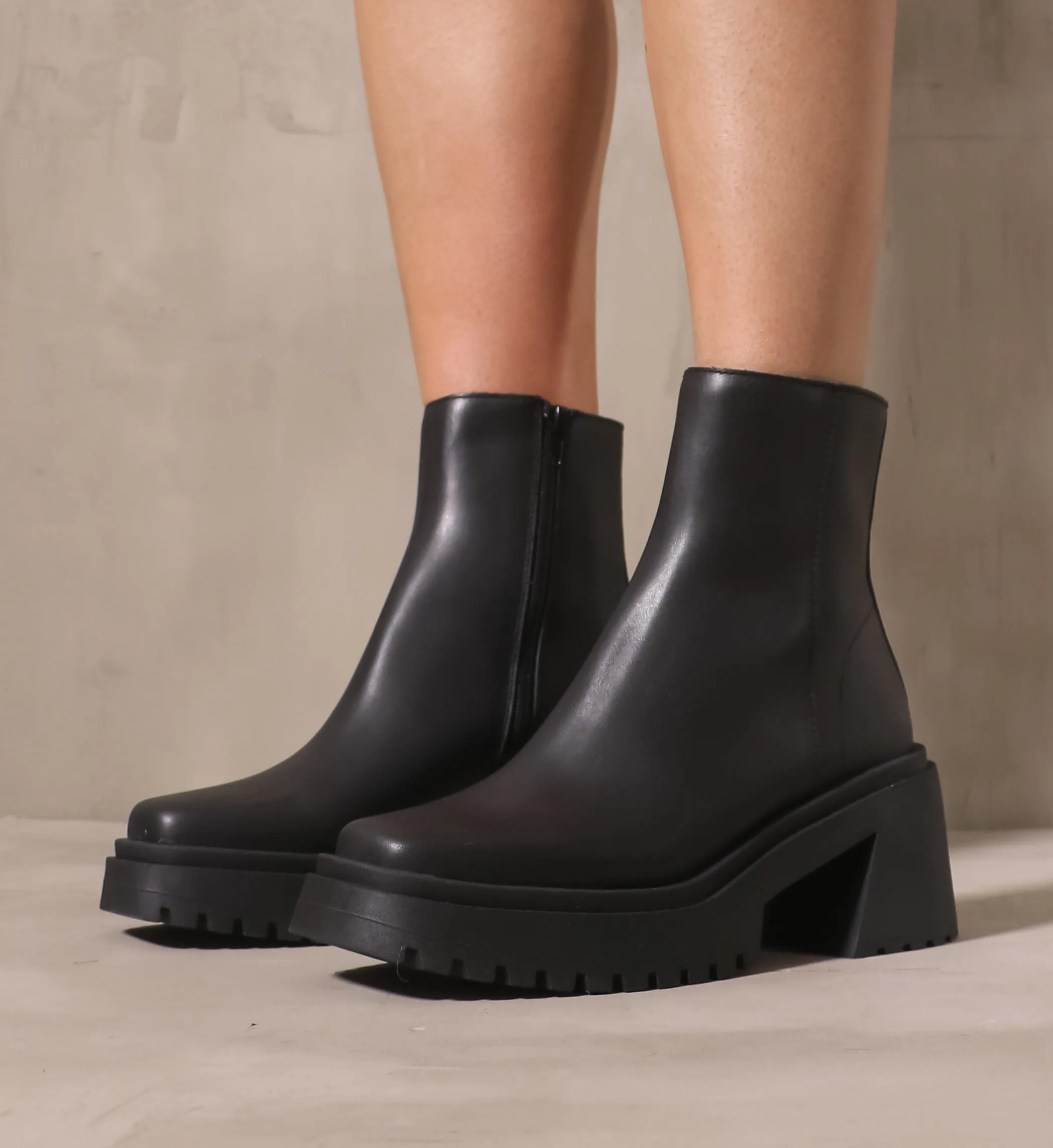 SHADOW OF A DOUBT BOOT