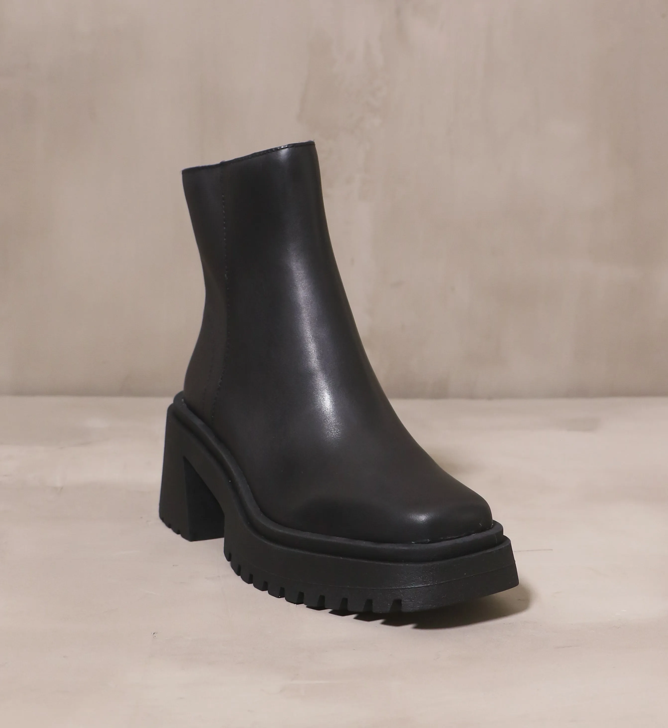 SHADOW OF A DOUBT BOOT